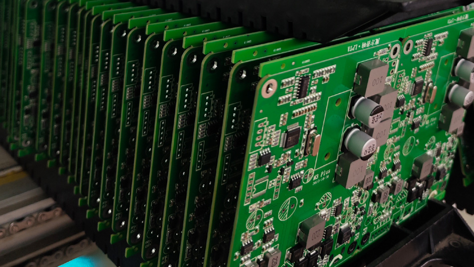 رمزگشایی سیستم نظارت بر کیفیت کامل فرآیند کارخانه های PCBA